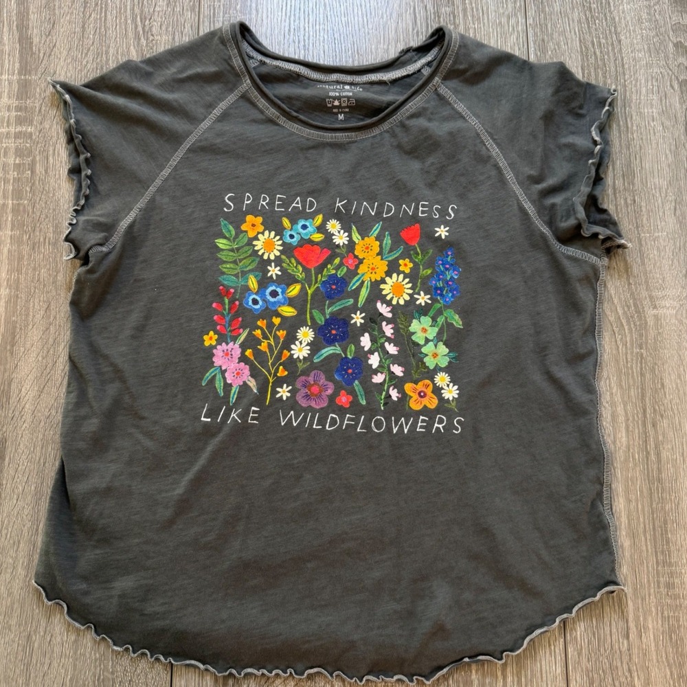 Natural Life Graphic Tee Womens Medium Gray Spread Kindness Wildflowers